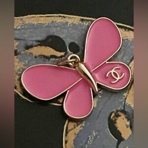 CHANEL Pink Butterfly Zipper Pull